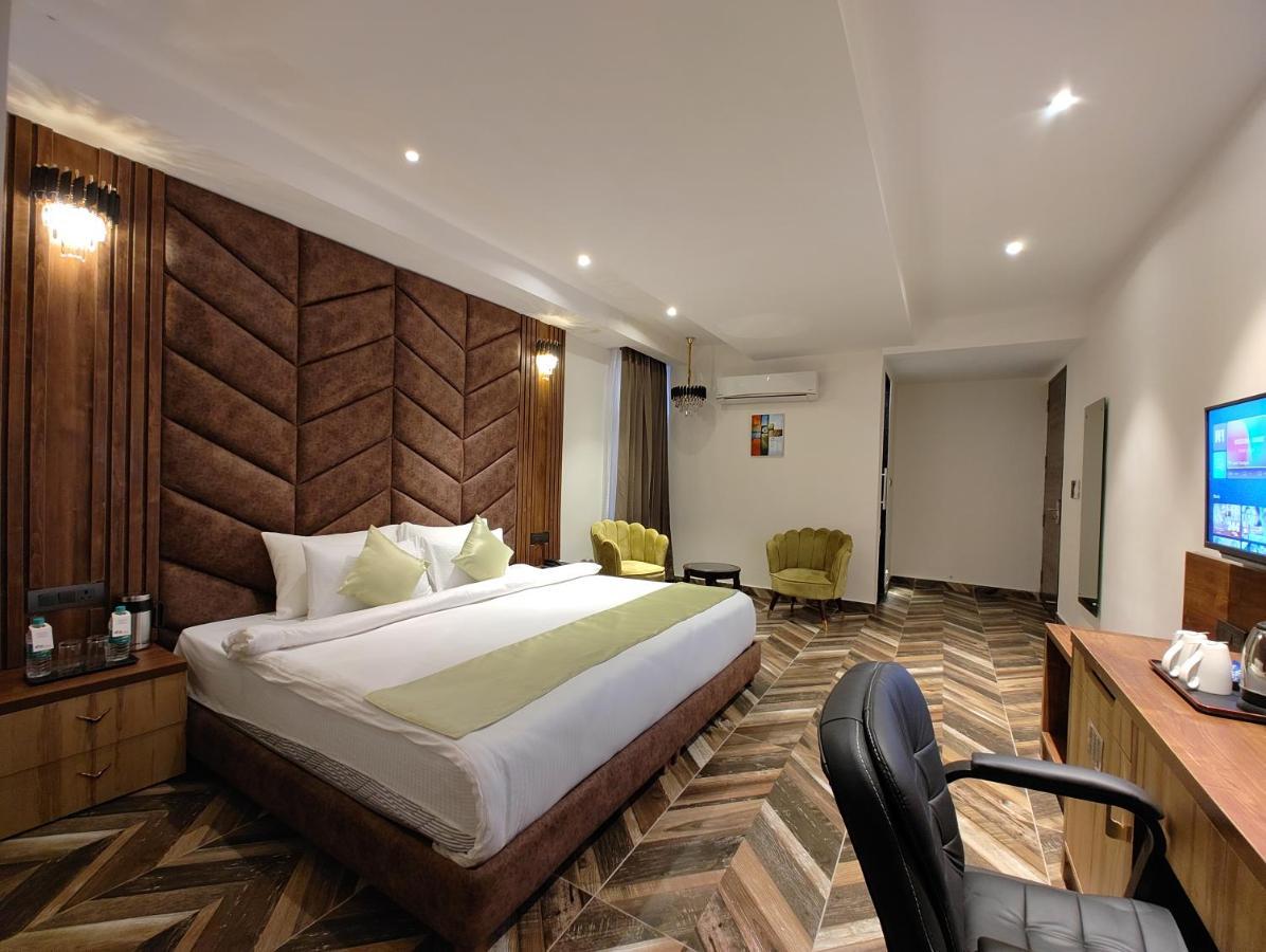 Grand Luxotica By Dls Hotels Dehradun Exterior photo