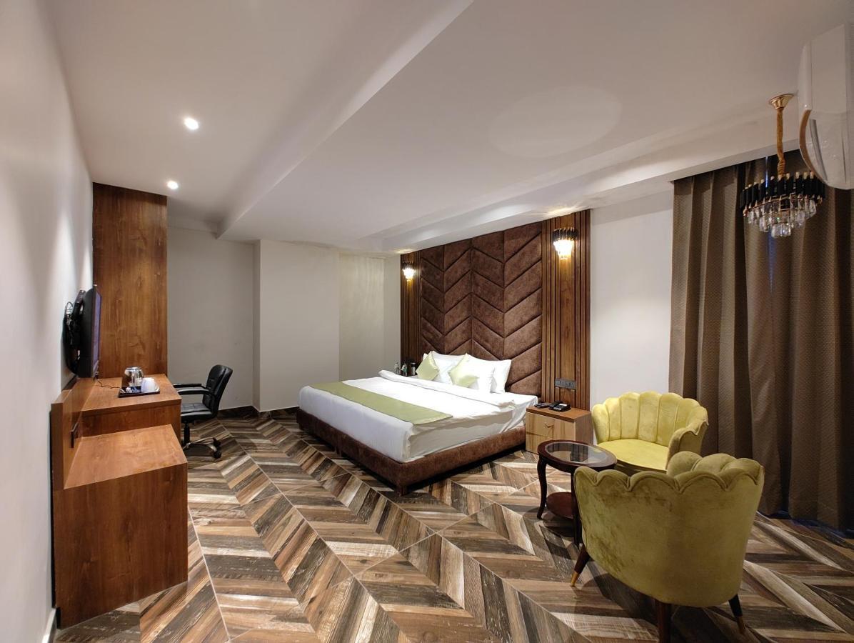 Grand Luxotica By Dls Hotels Dehradun Exterior photo