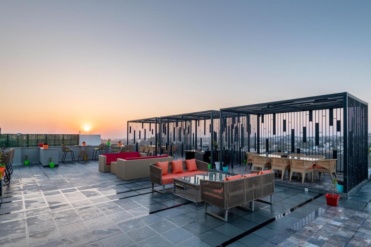 Grand Luxotica By Dls Hotels Dehradun Exterior photo